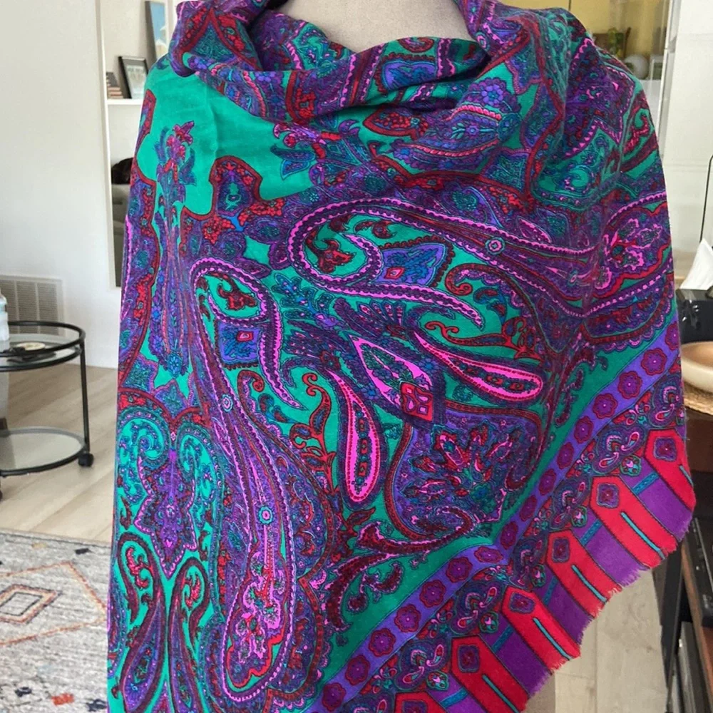 Scarf - Picture 2 of 6